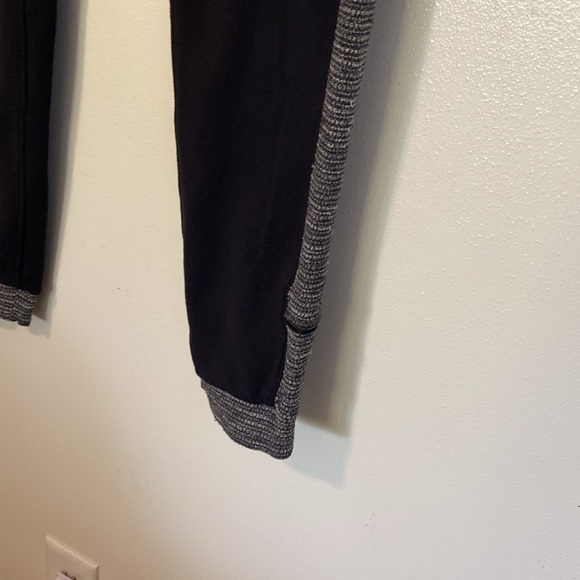 LULULEMON BLACK grey pocket JOGGER PANTS WITH SIDE STRIPE tie waist size  6 - Picture 2 of 12